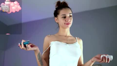 Snapshot of flirty_fawn chatting on October 4, 2:53 am Ana online show from October 4, 2:53 am