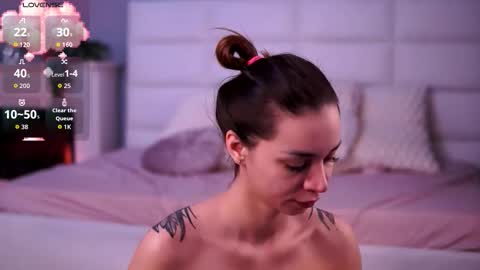 Snapshot of flirty_fawn chatting on December 14, 1:22 am Ana online show from December 14, 1:22 am