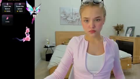 Mona online show from October 13, 12:32 am