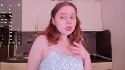 Snapshot of flora_fiore chatting on June 5, 6:52 am Hayley I WILL COME BACK ON MAY 27TH 6pm UTC online show from June 5, 6:52 am