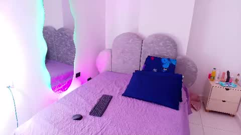 Flordecayena  online show from June 10, 3:07 am