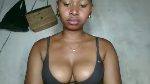 florencia011 online show from November 9, 1:42 pm