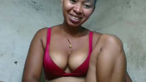 Snapshot of florencia011 chatting on February 22, 3:21 pm florencia011 online show from February 22, 3:21 pm