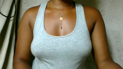 Snapshot of florencia011 chatting on March 13, 4:46 pm florencia011 online show from March 13, 4:46 pm