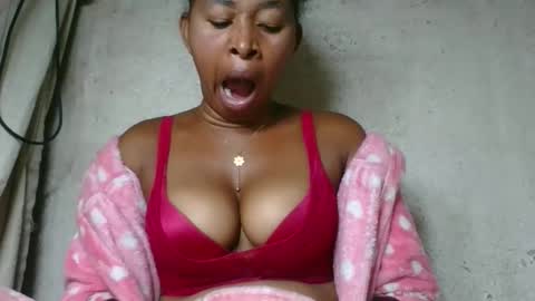 Snapshot of florencia011 chatting on March 15, 12:27 am florencia011 online show from March 15, 12:27 am