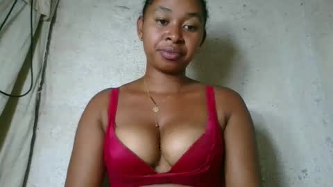 Snapshot of florencia011 chatting on April 3, 6:28 pm florencia011 online show from April 3, 6:28 pm