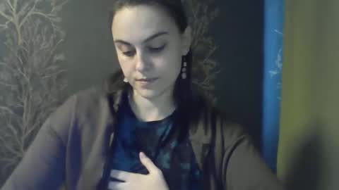 Snapshot of flower_bluee chatting on April 13, 12:43 pm Ambika 3 online show from April 13, 12:43 pm