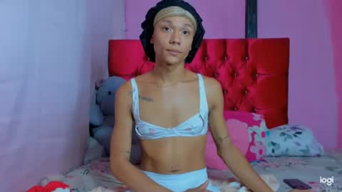 Snapshot of flower_weed chatting on March 21, 5:12 am Flower weed online show from March 21, 5:12 am