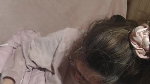 Snapshot of flowercandydoll chatting on December 19, 6:04 pm say meow and send tip online show from December 19, 6:04 pm