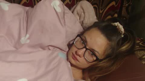 say meow and send tip  online show from November 30, 7:07 pm