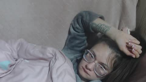 say meow and send tip  online show from March 14, 2:28 am