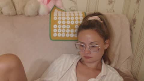 Snapshot of flowercandydoll13 chatting on June 26, 7:18 pm say meow and send tip online show from June 26, 7:18 pm