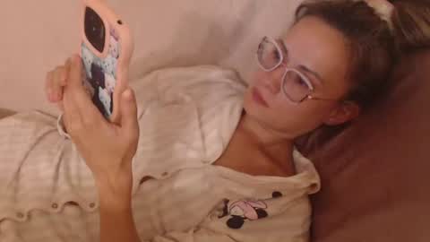 Snapshot of flowercandydoll13 chatting on July 17, 6:02 pm say meow and send tip online show from July 17, 6:02 pm