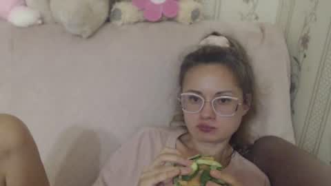 Snapshot of flowercandydoll13 chatting on July 26, 3:52 pm say meow and send tip online show from July 26, 3:52 pm