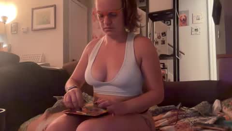 Snapshot of flowerfreak chatting on October 17, 6:38 am Flower Freak online show from October 17, 6:38 am