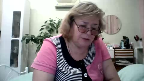 Flowerlower online show from February 1, 6:51 pm