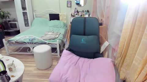 Flowerlower online show from February 7, 8:34 pm