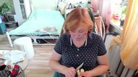 Flowerlower online show from June 2, 9:33 am