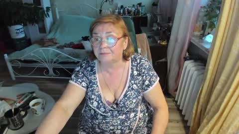 Flowerlower online show from June 6, 6:45 pm