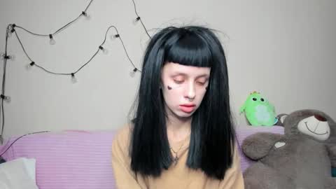 Snapshot of flowerofsin2001 chatting on September 21, 4:30 pm Flower online show from September 21, 4:30 pm