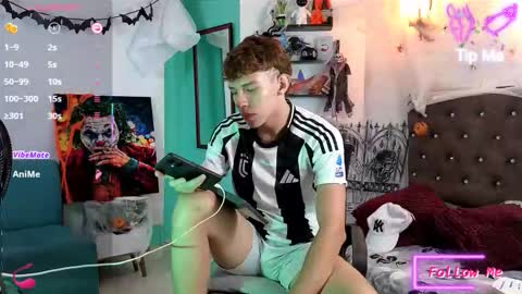 flowers109 online show from November 3, 11:04 pm