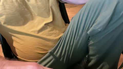 Snapshot of flowmover chatting on March 27, 11:10 am flowmover online show from March 27, 11:10 am