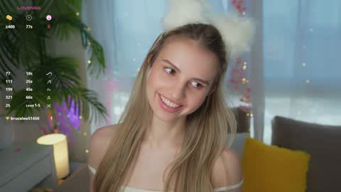 Adeline online show from December 26, 8:07 am