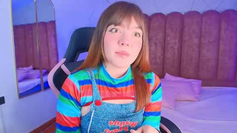 Snapshot of fluffy_bubble21 chatting on April 17, 4:37 am FLUFFY BUBBLE online show from April 17, 4:37 am