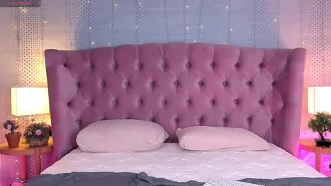 Snapshot of fluffy_ice chatting on October 6, 9:12 pm Mia online show from October 6, 9:12 pm