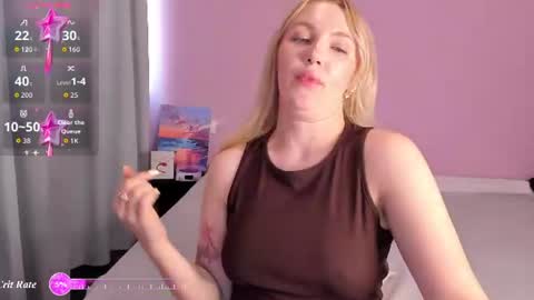 Snapshot of fluffy_monica chatting on July 23, 1:41 am Monica online show from July 23, 1:41 am