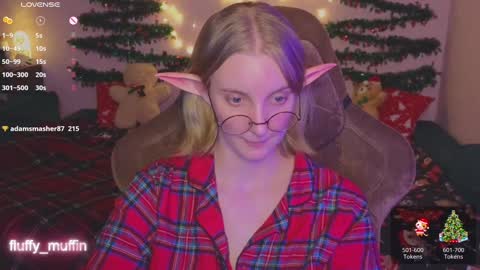 Snapshot of fluffy_muffin3 chatting on December 18, 10:13 pm Agatha online show from December 18, 10:13 pm