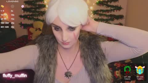 Snapshot of fluffy_muffin3 chatting on December 20, 7:17 pm Agatha online show from December 20, 7:17 pm