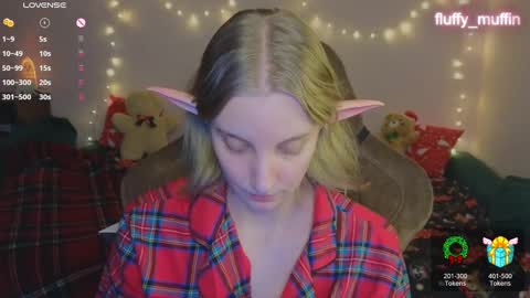 Snapshot of fluffy_muffin3 chatting on December 27, 7:03 pm Agatha online show from December 27, 7:03 pm