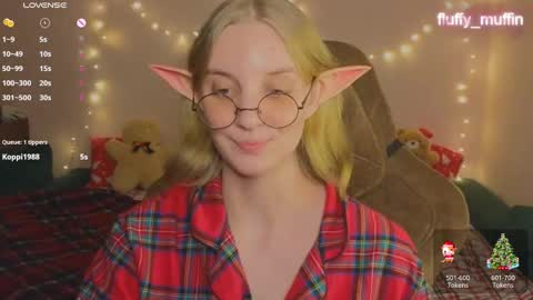 Snapshot of fluffy_muffin3 chatting on December 29, 1:13 am Agatha online show from December 29, 1:13 am