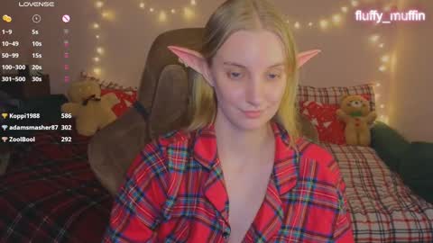 Snapshot of fluffy_muffin3 chatting on December 29, 9:09 pm Agatha online show from December 29, 9:09 pm