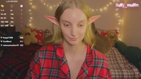 Snapshot of fluffy_muffin3 chatting on December 30, 12:11 am Agatha online show from December 30, 12:11 am