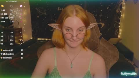 Snapshot of fluffy_muffin3 chatting on February 2, 10:06 pm Agatha online show from February 2, 10:06 pm