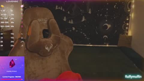 Snapshot of fluffy_muffin3 chatting on February 19, 7:59 pm Agatha online show from February 19, 7:59 pm