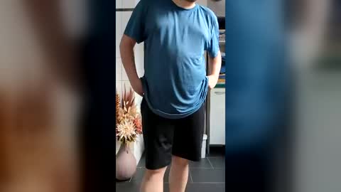 Snapshot of fluffybutt_ chatting on June 17, 5:47 pm fluffybutt_ online show from June 17, 5:47 pm