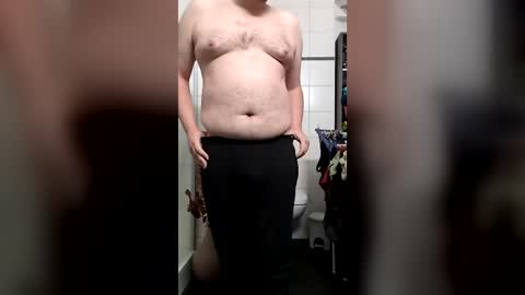 fluffybutt_ online show from July 21, 8:55 pm