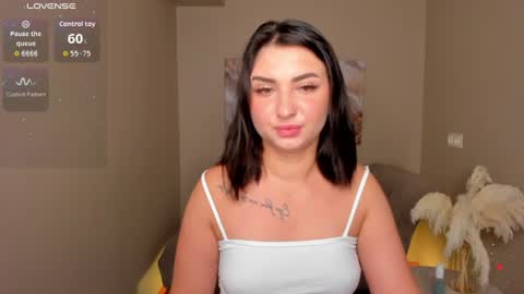 Snapshot of flufyfoxx chatting on August 2, 11:47 pm Lina online show from August 2, 11:47 pm