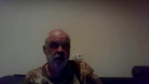 Snapshot of flutto chatting on May 31, 9:38 pm flutto online show from May 31, 9:38 pm