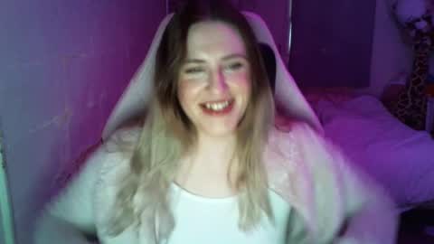 Snapshot of fluxsux chatting on November 12, 2:06 pm Flux online show from November 12, 2:06 pm