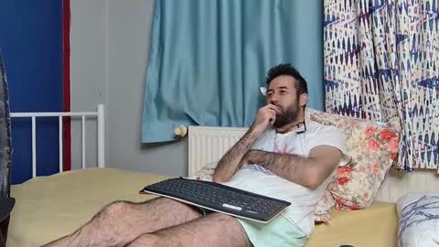 Snapshot of flycb chatting on November 26, 10:33 pm Fly online show from November 26, 10:33 pm