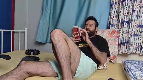 Snapshot of flycb chatting on December 3, 6:43 am Fly online show from December 3, 6:43 am