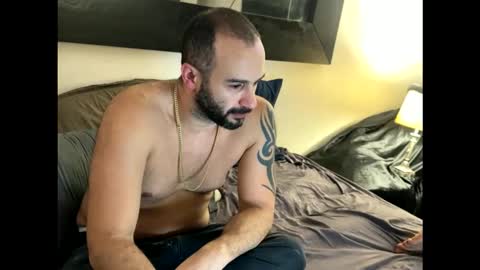 Snapshot of flyerstud_mtl chatting on February 22, 2:45 am FlyerStud Mtl online show from February 22, 2:45 am