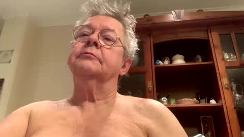 Snapshot of fmartin55 chatting on February 16, 5:47 am fmartin55 online show from February 16, 5:47 am