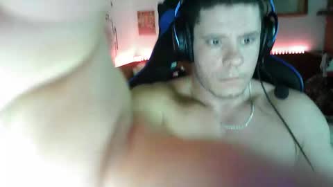 Snapshot of focusw0w chatting on October 15, 10:37 am focusw0w online show from October 15, 10:37 am