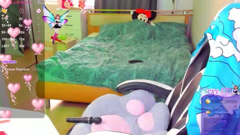 Snapshot of folinskaayaa chatting on March 1, 6:04 am folinskaayaa online show from March 1, 6:04 am