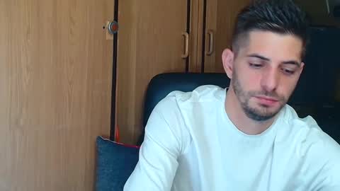 independent model online show from September 27, 4:56 pm